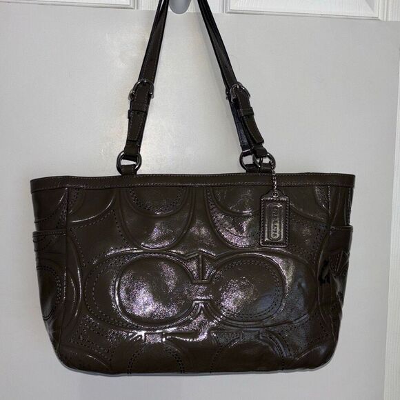 COACH F18326 Signature Gallery Stitch Patent C logo Leather Gray Tote Bag - Picture 2 of 14